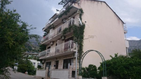 Apartmani Tina, Podgora